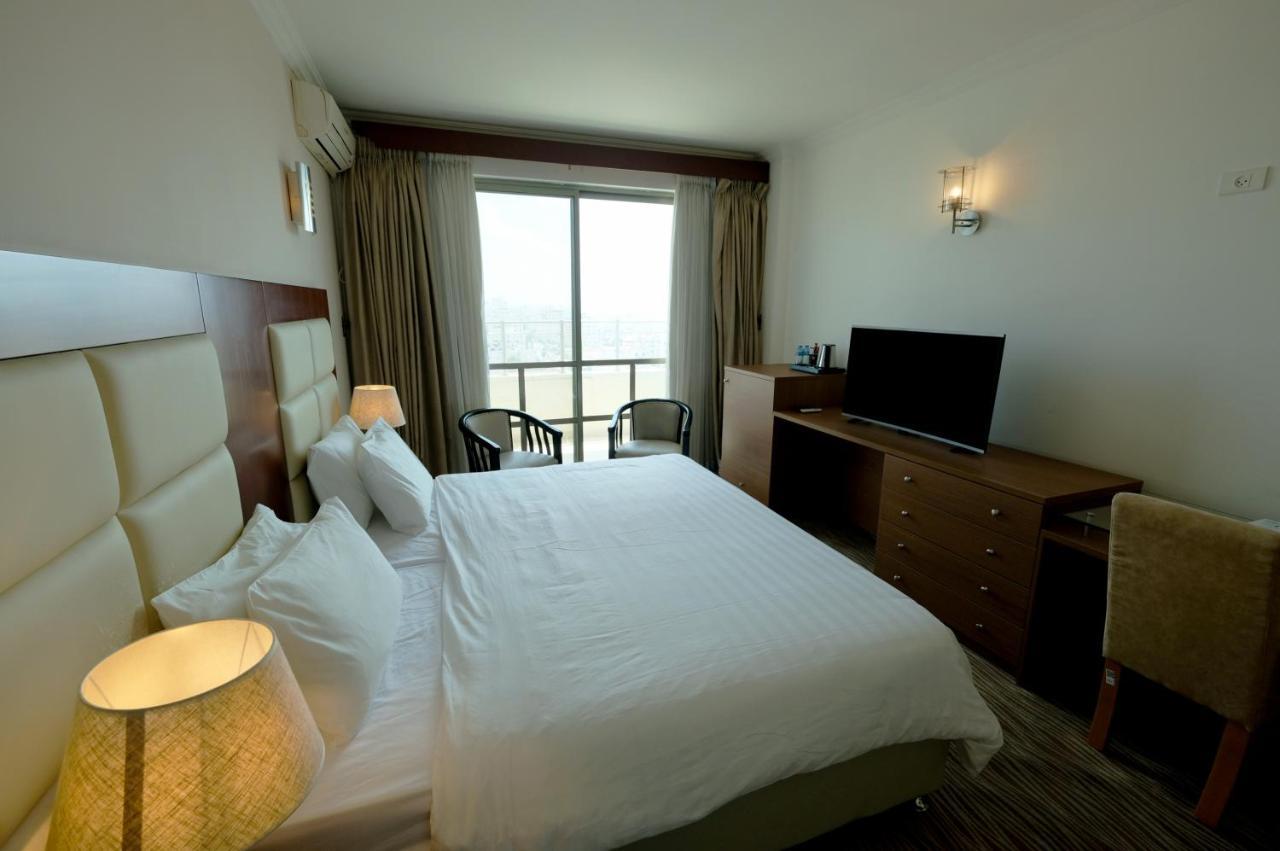 Red Crescent Guesthouse Ramallah Ngoại thất bức ảnh