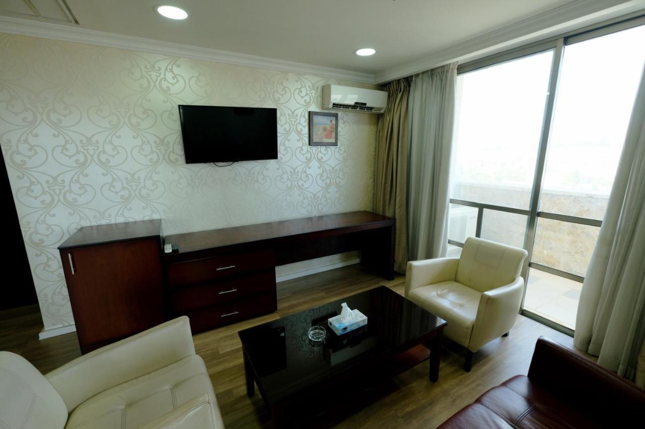 Red Crescent Guesthouse Ramallah Ngoại thất bức ảnh