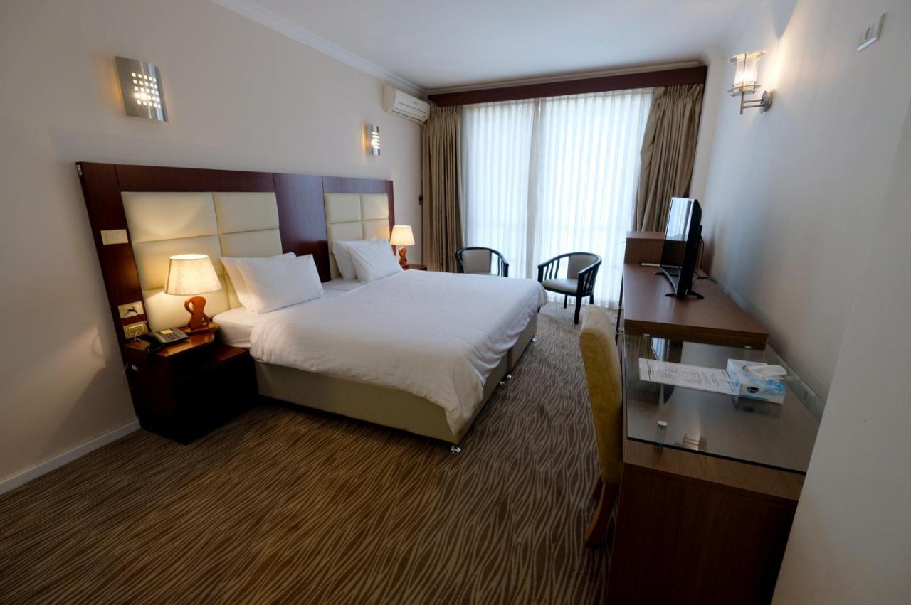 Red Crescent Guesthouse Ramallah Ngoại thất bức ảnh
