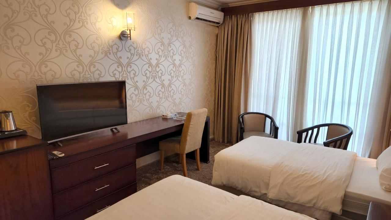 Red Crescent Guesthouse Ramallah Ngoại thất bức ảnh