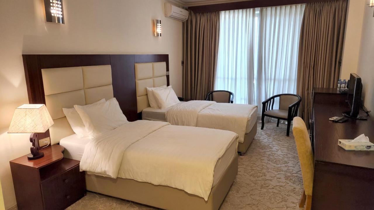 Red Crescent Guesthouse Ramallah Ngoại thất bức ảnh