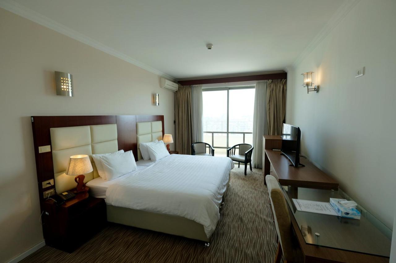 Red Crescent Guesthouse Ramallah Ngoại thất bức ảnh