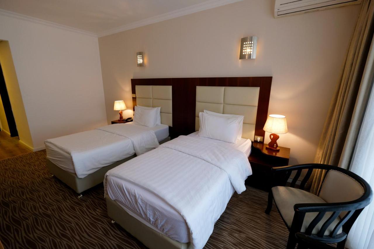 Red Crescent Guesthouse Ramallah Ngoại thất bức ảnh